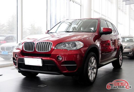 宝马X5 外观图
