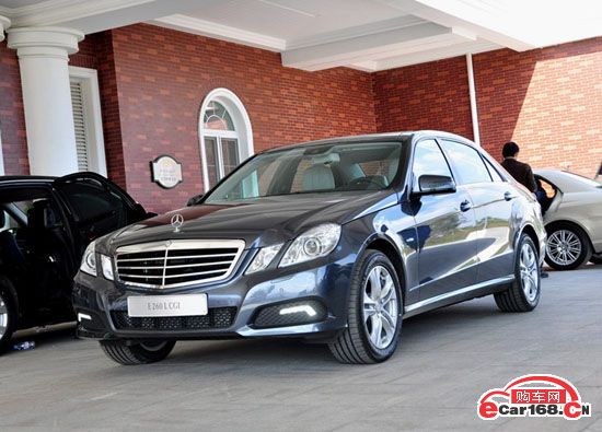 奔驰E级 外观图