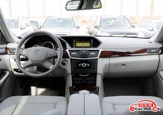 奔驰E级 内饰图