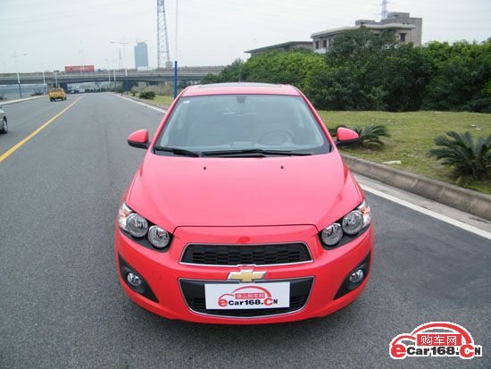 爱唯欧三厢 外观图 爱唯欧三厢 外观图