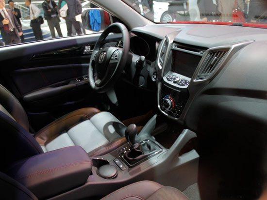 长安CS75 内饰图 长安CS75 内饰图