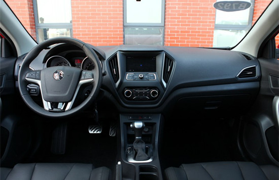 锐行 内饰图