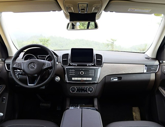 奔驰GLE级 内饰图 奔驰GLE级 内饰图