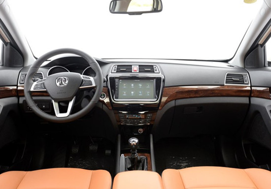 北汽威旺S50 内饰图