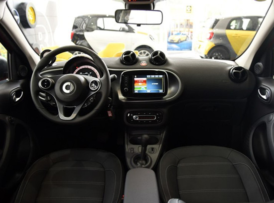 smart forfour 内饰图