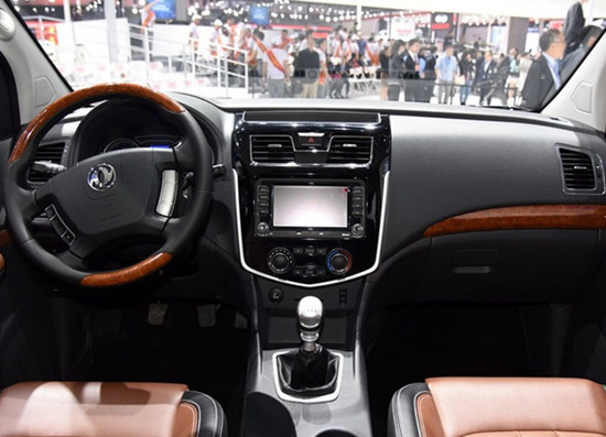 风行F600 内饰图