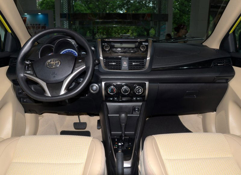 YARiS L 致炫 内饰图