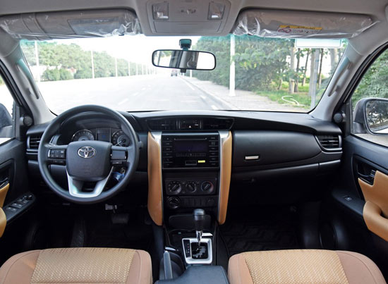 Fortuner穿越者 内饰图