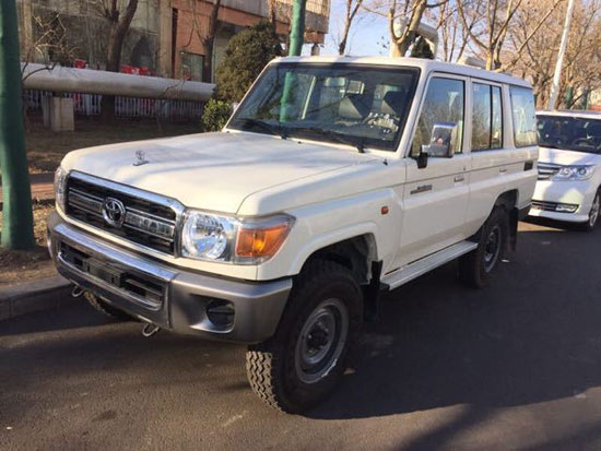 酷路泽70 外观图