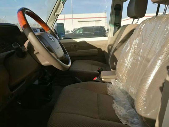 酷路泽70 内饰图