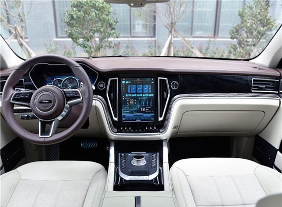 众泰T700 内饰图