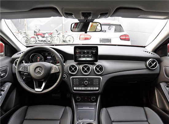 奔驰GLA 内饰图 奔驰GLA 内饰图