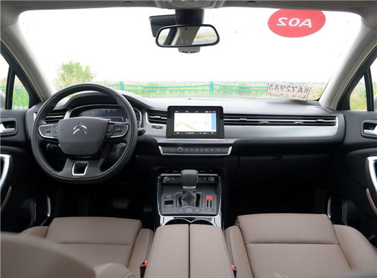 雪铁龙C5 内饰图 雪铁龙C5 内饰图