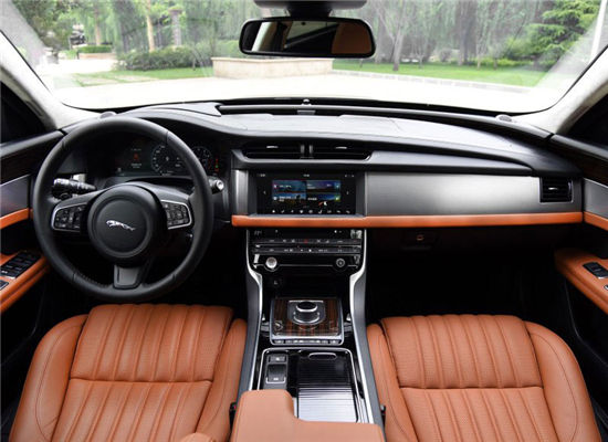 捷豹XFL 内饰图 捷豹XFL 内饰图