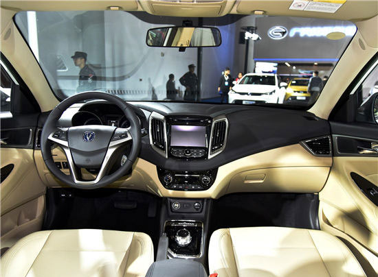 逸动新能源 内饰图