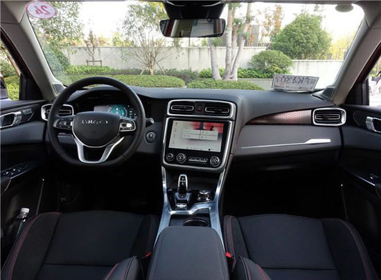 领克01 内饰图 领克01 内饰图