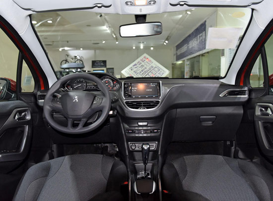 标致2008 内饰图 标致2008 内饰图