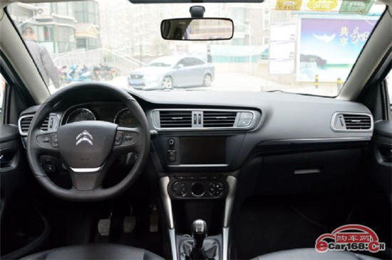 雪铁龙C3-XR 内饰图 雪铁龙C3-XR 内饰图
