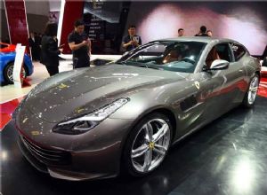 法拉利GTC4Lusso 2017款 GTC4Lusso 3.9T V8 基本版 法拉利GTC4Lusso 2017款 GTC4Lusso 3.9T V8 基本版