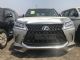 2019款雷克萨斯LX570银色外观双拼内饰