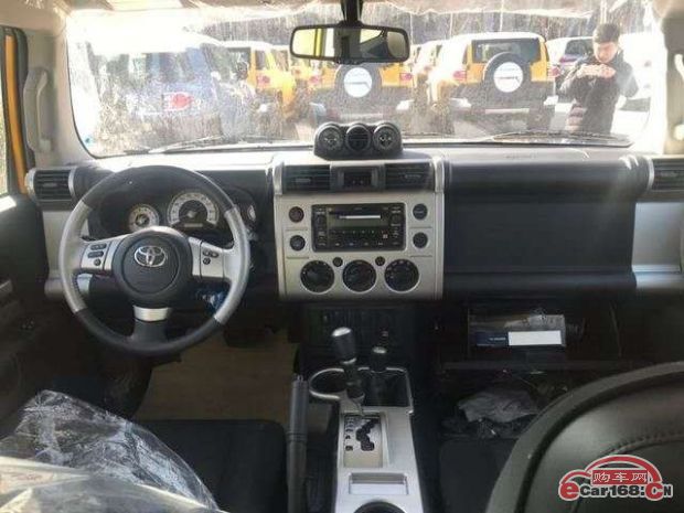 FJ酷路泽 内饰图 FJ酷路泽 内饰图