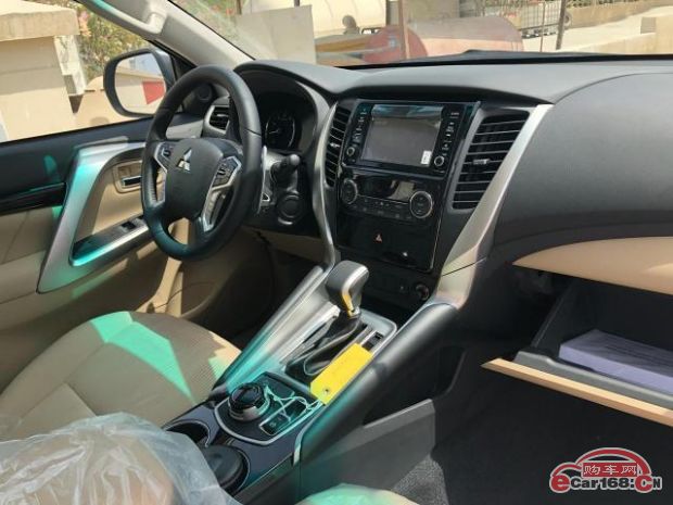 帕杰罗劲畅（进口） 内饰图