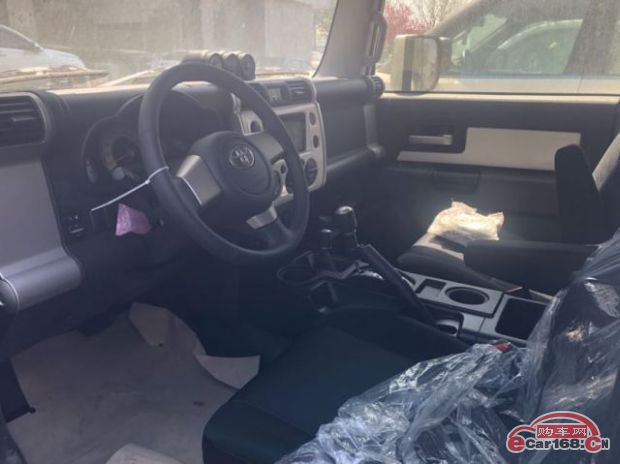 FJ酷路泽 内饰图 FJ酷路泽 内饰图