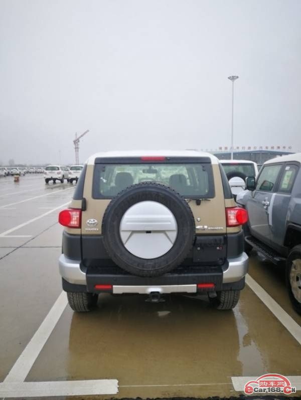 FJ酷路泽 内饰图