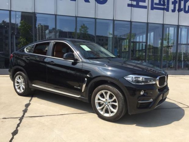 宝马X6 外观图