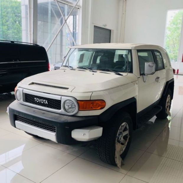 FJ酷路泽 外观图 FJ酷路泽 外观图