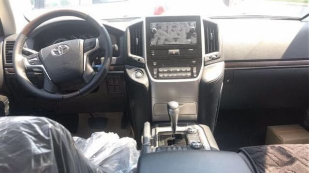 兰德酷路泽(平行进口) 内饰图 兰德酷路泽(平行进口) 内饰图