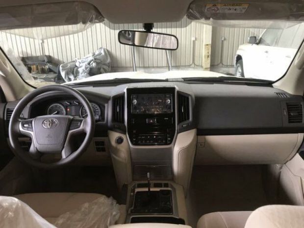 兰德酷路泽(平行进口) 内饰图 兰德酷路泽(平行进口) 内饰图