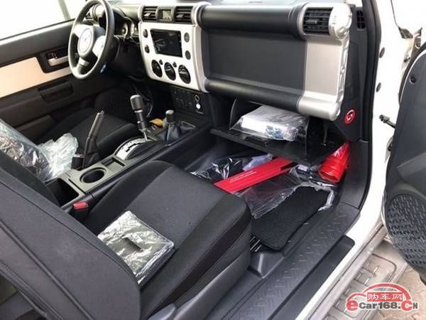 FJ酷路泽 内饰图 FJ酷路泽 内饰图