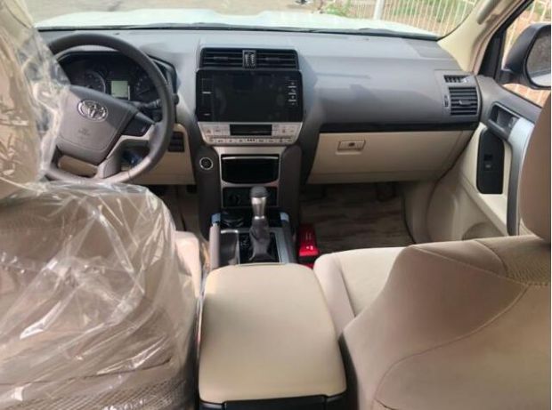 兰德酷路泽(平行进口) 内饰图 兰德酷路泽(平行进口) 内饰图