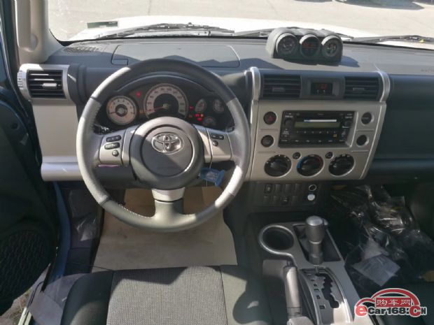 FJ酷路泽 内饰图