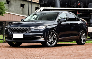 ��ţ�� 2019�� EcoBoost 245 Vignale ������