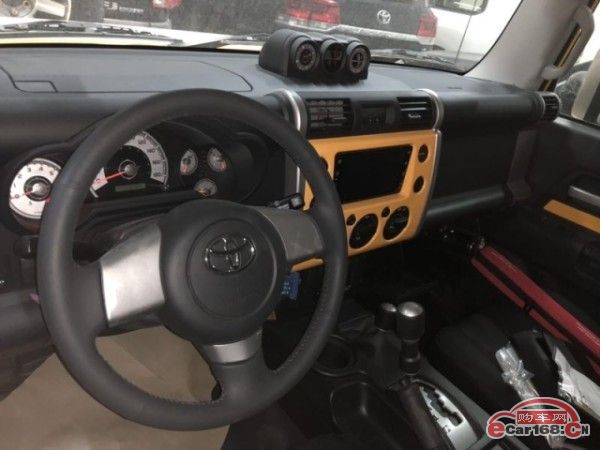 FJ酷路泽 内饰图