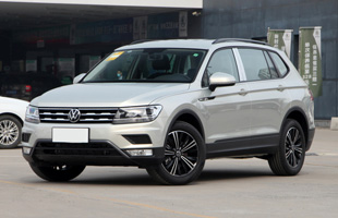 21�� 330TSI ˫��� ���� R-LineԽ����