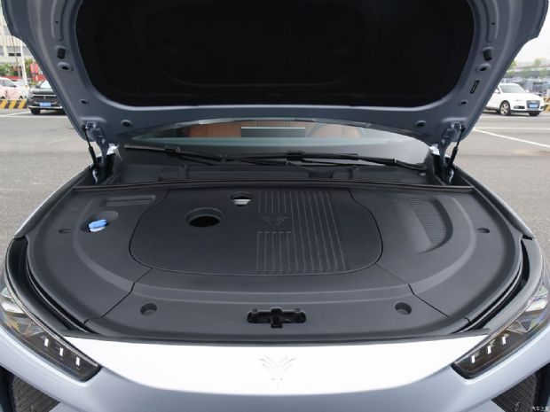 合众汽车 哪吒L 2024款 310 闪充PRO版