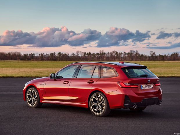 宝马(进口) 宝马3系新能源(进口) 2024款 330e Touring M Sport