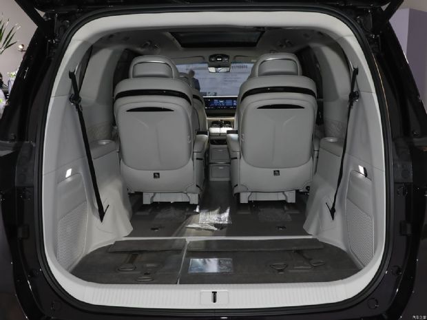 东风风行 星海V9 2024款 1.5TD 200km 青云梯系列 尊贵型