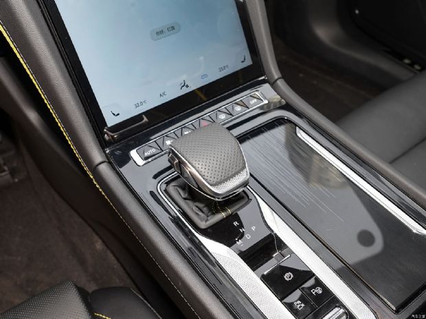 一汽红旗 红旗H6 2023款 2.0T 致臻版