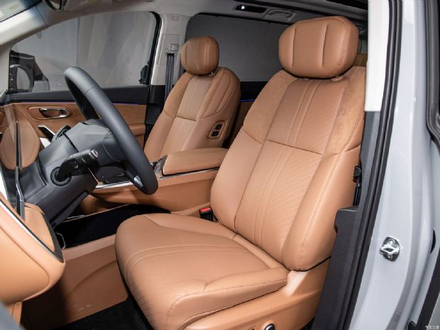 上汽大通 大家9 2024款 超混 长续航森林版 七座