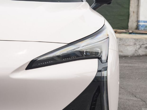 北汽新能源 极狐 阿尔法S5 2024款 708MAX 200kW