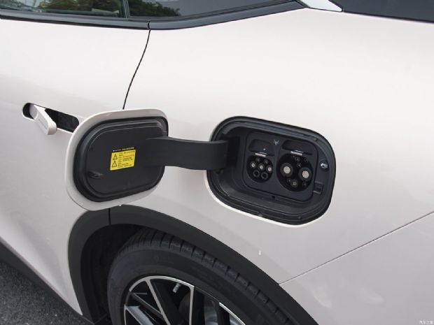 北汽新能源 极狐 阿尔法S5 2024款 708MAX 200kW