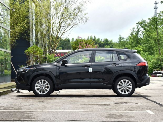 一汽丰田 卡罗拉锐放 2024款 2.0L 先锋版