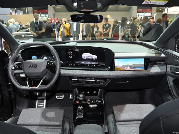 奥迪(进口) 奥迪Q6 e-tron(海外) 2023款 基本型