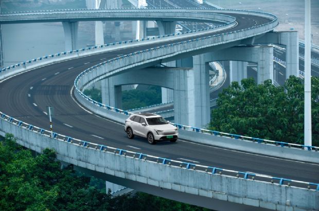 安全守护雨季出行,15万级别四驱SUV推荐哈弗枭龙MAX