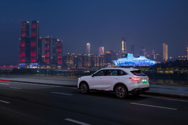 安全守护雨季出行,15万级别四驱SUV推荐哈弗枭龙MAX