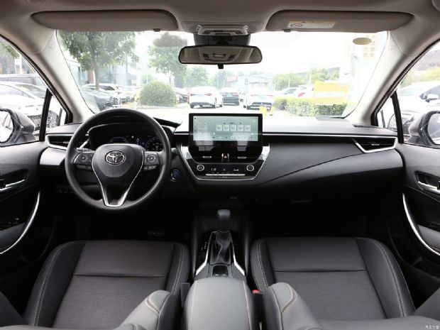 广汽丰田 凌尚 2023款 双擎 2.0L 豪华版